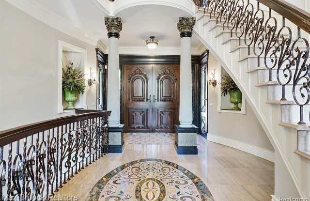 26489 BALLANTRAE Court Gallery 3