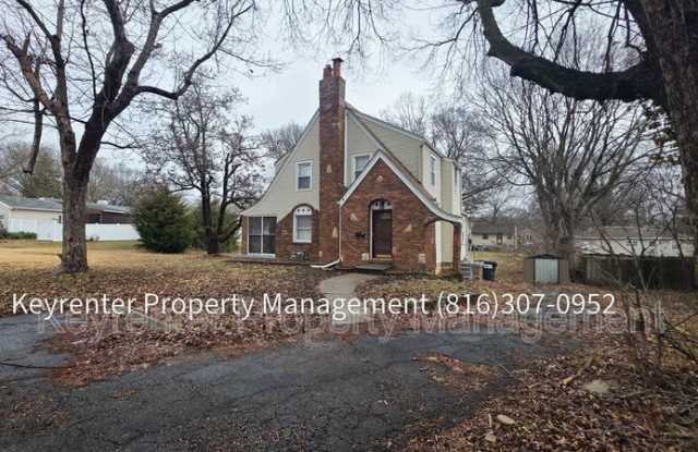 5609 Harris Ave - 5609 Harris Avenue, Raytown, MO 64133
