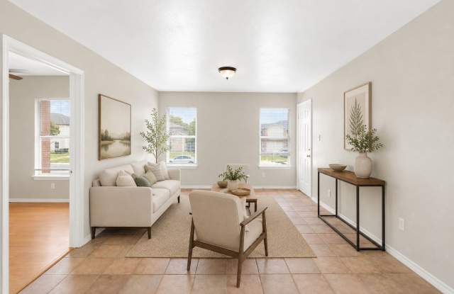 7579 Windsor Oaks Gallery 3