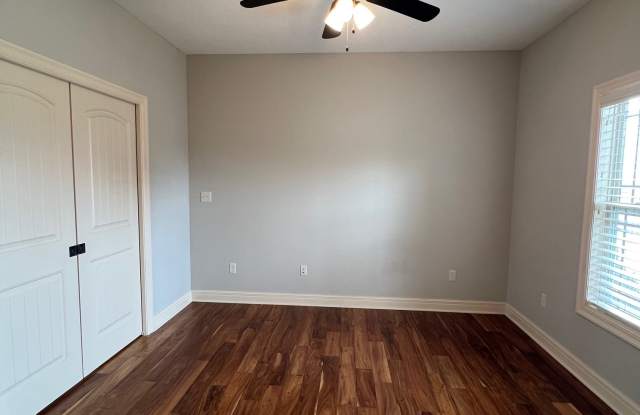 1234 Vivian Drive Gallery 4