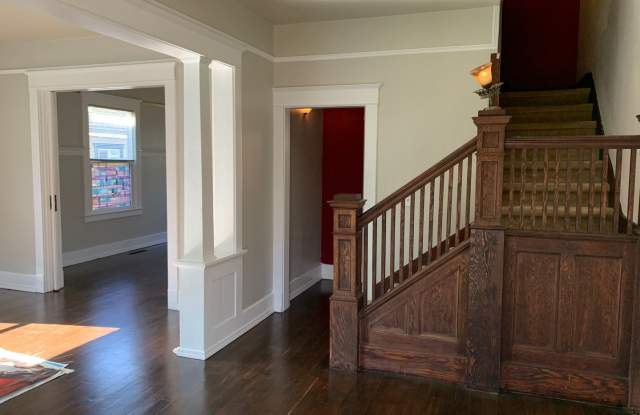 Classy Duplex in Desirable Tacoma area - Close to 6th ****COMING SOON*** photos photos