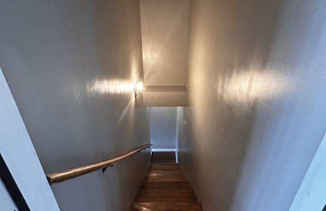 4 Southern Way Lane Gallery 4