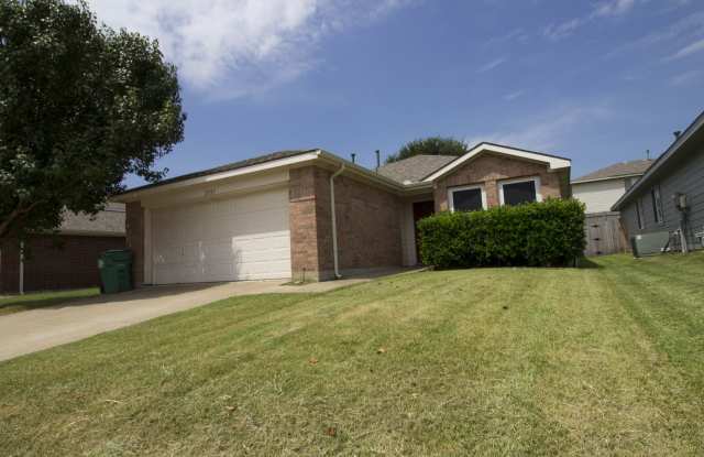 ***Awesome Home-Great Location*** - 2321 Southway, Denton, TX 76207