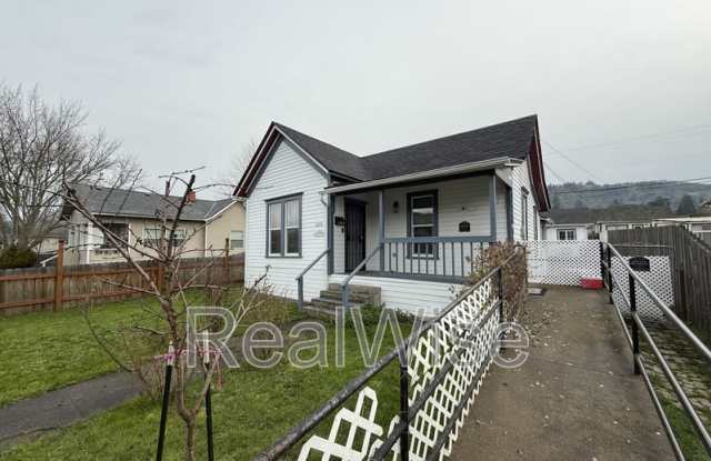 1321 SE Mill St photos photos