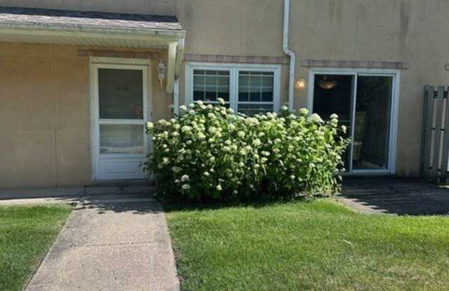 1186 Greenwood Circle Gallery 1