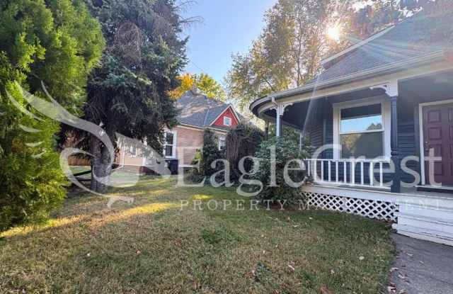 Beautifully Remodeled 3-Bedroom, 2-Bathroom Victorian-Style Home Gallery 4
