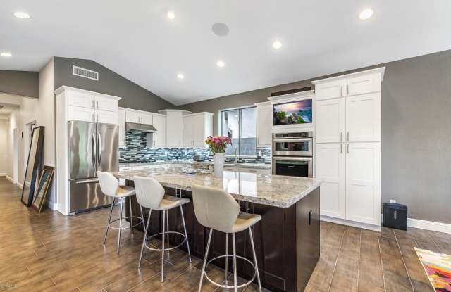 6035 E WOODRIDGE Drive Gallery 4