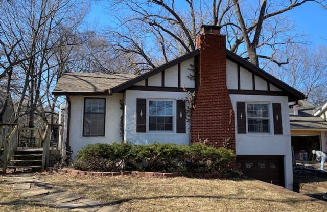 4910 Belinder - 4910 Belinder Road, Westwood, KS 66205