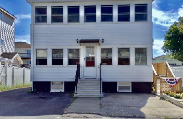 68 Plymouth Street - 68 Plymouth Street, Seabrook Beach, NH 03874