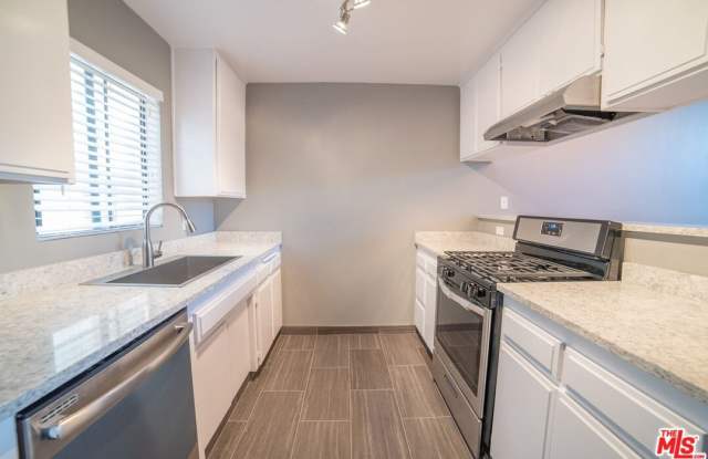 3970 Moore St - 3970 Moore Street, Los Angeles, CA 90066
