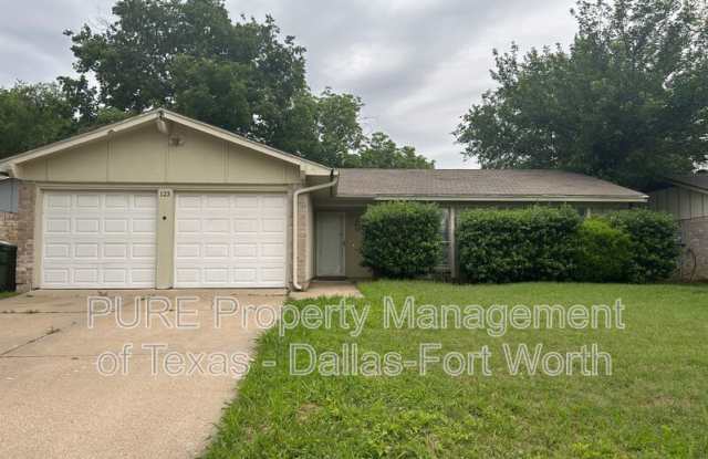 123 Cimarron Lane - 123 Cimarron Lane, Arlington, TX 76014