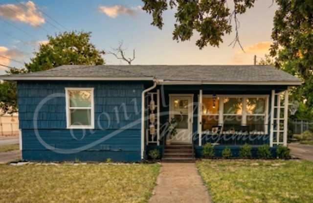 AVAILABLE MID APRIL ; APPLY TODAY AT OUR WEBSITE!! photos photos