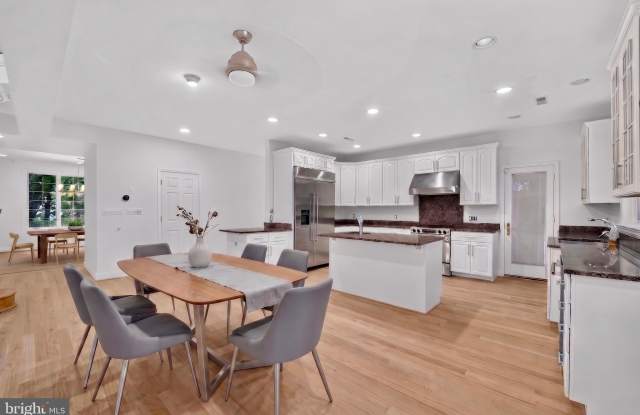 8309 OLD SEVEN LOCKS Road Gallery 1