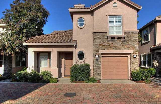 Beautiful Home in Highly Desirable Location photos photos