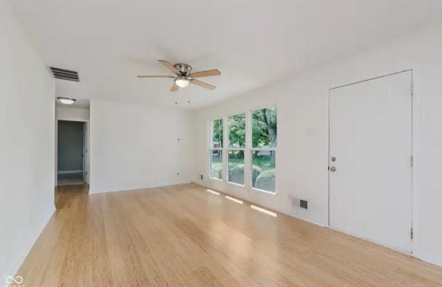 10409 Barmore Avenue Gallery 2