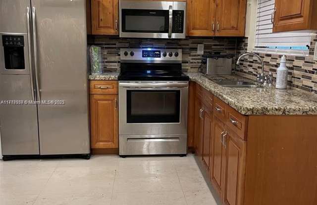 4400 SW 27th St - 4400 Southwest 27th Street, West Park, FL 33023