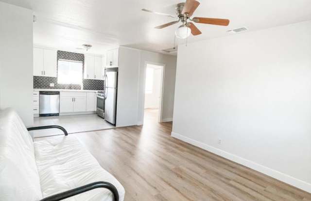 1121 W Exposition photos photos