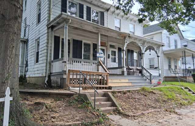 Updated 4 Bed 1.5 Bath Home FOR RENT in Bridgeton $2200 Gallery 3