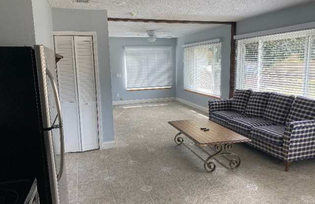 4696 Silvera Ct Gallery 4