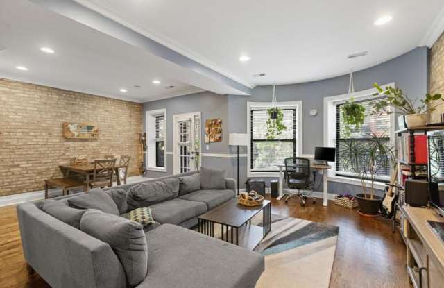 5219 Winthrop Gallery 1