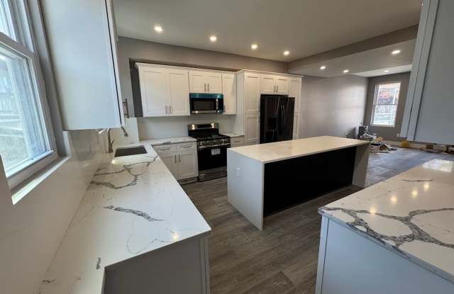 Completely Renovated House in Troy Hill Gallery 1