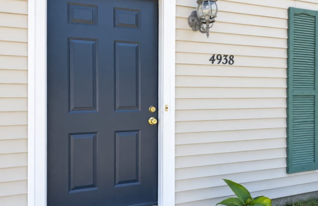 4938 Log Cabin Drive Gallery 1