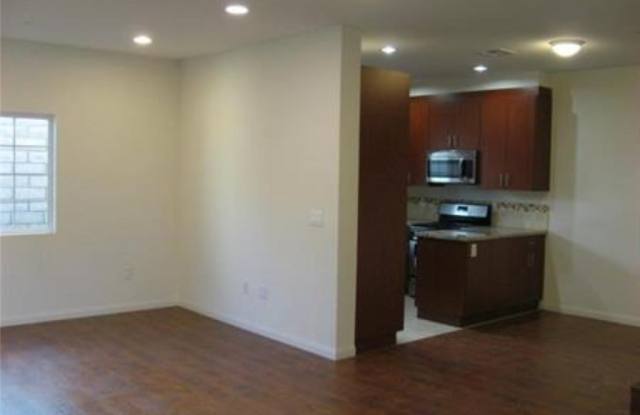 7315 Tampa Avenue Gallery 2