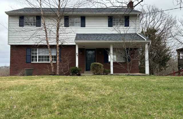 Colerain- 4 bed 2.5 bath 2 car garage Traditional Gallery 1