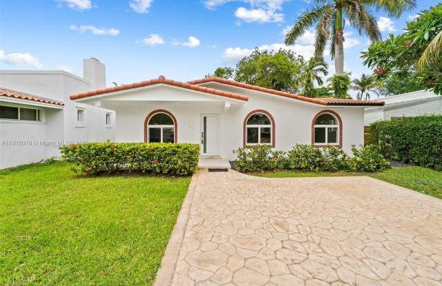 5840 SW 42nd Ter photos photos