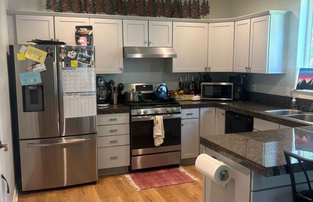 3 Bedroom House with Large Bonus Room! photos photos