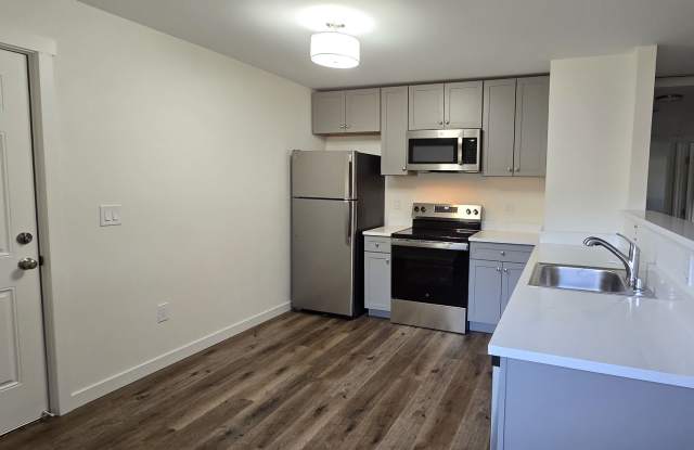 3 Bedroom 1 Bath in Lakewood Gallery 4