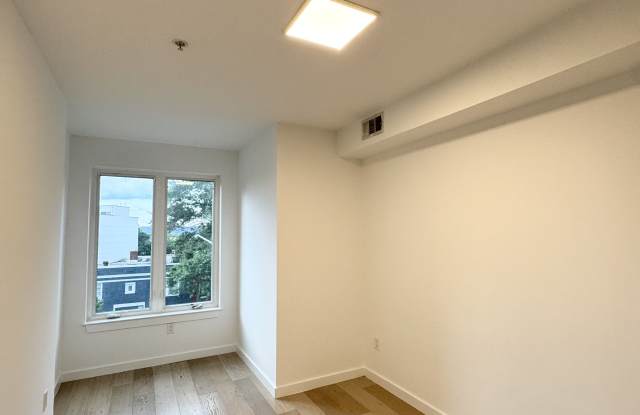 1806 I St Ne Gallery 1