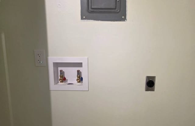 1068 4th Street Gallery 4