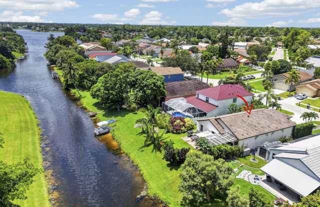716 LAKE WELLINGTON Drive Gallery 2
