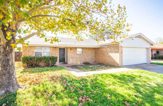 Charming 3 Bedroom 2 bathroom house!! photos photos