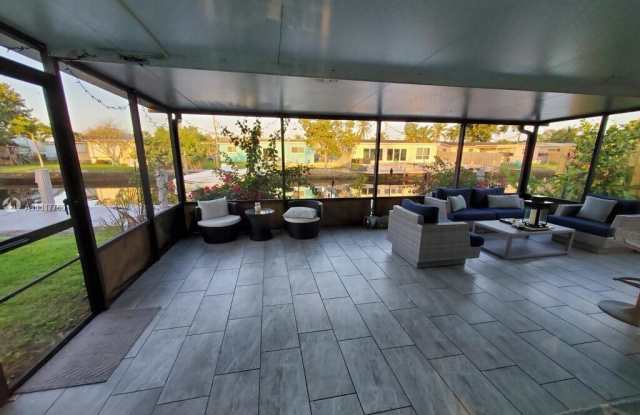 4611 SW 42 Terrace Gallery 2