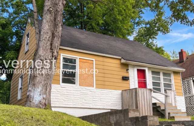 2833 Van Brunt Boulevard Gallery 2