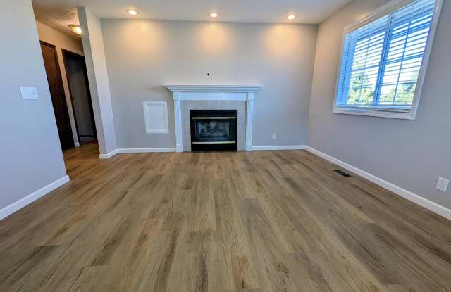 6762 S 73rd Street Circle Gallery 4