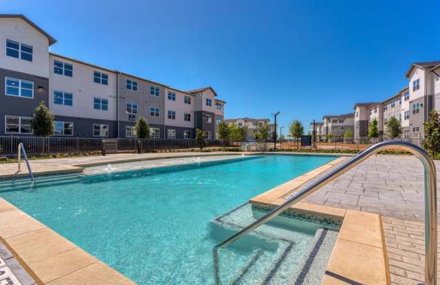 3000 NE Inner Loop photos photos