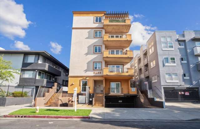 5633 Carlton Way - 5633 Carlton Way, Los Angeles, CA 90028
