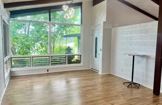 Spacious 3 bed/3bath Hilo Home in Prime Central Location photos photos