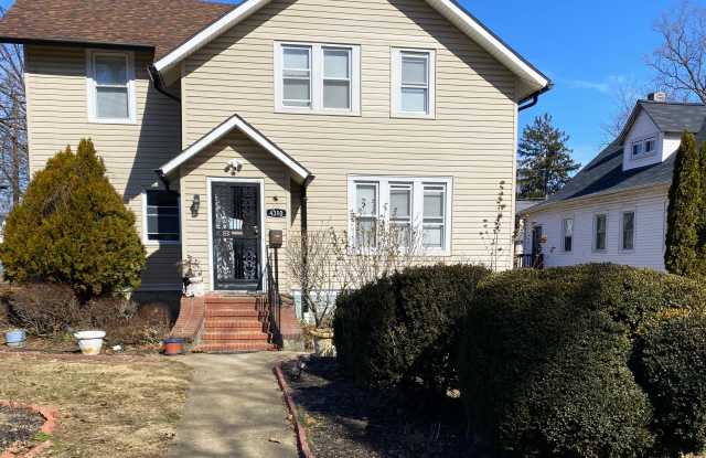 4310 Ridgewood Avenue - C  Private Bath Available $900 photos photos
