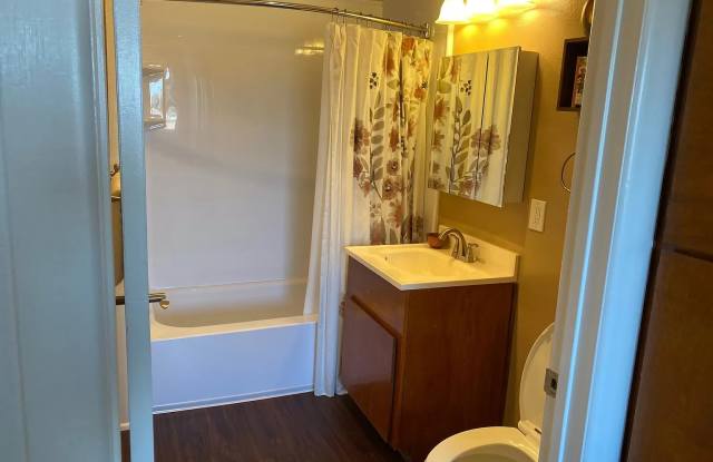 2851 C Street, Apt B Gallery 3