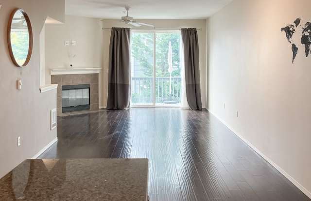 North Lynnwood 3 bdrm Townhome with attached Garage Gallery 4