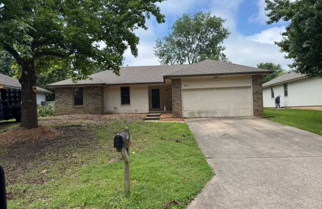 Newly remodeled three bedroom house in southwest Springfield! Gallery 1