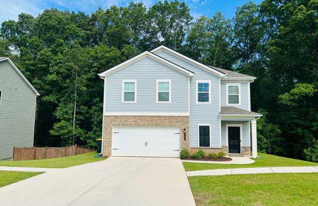 LIKE NEW! 3 bedroom, 2.5 bath home minutes from Downtown Newnan! Must see! photos photos