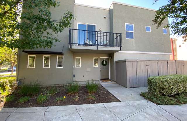 Contemporary 3 Bedroom Capital Village Townhome photos photos