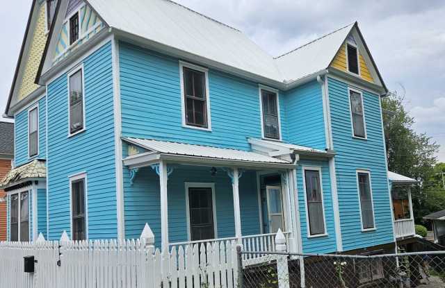 Knoxville 37917 - 2 Bedroom, 1 Bath home – Updated Historic Charm in Mechanicsville - Contact Brad Croisdale (865) 805-9964 photos photos
