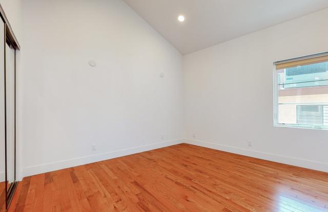 4223 Ince Boulevard Gallery 4