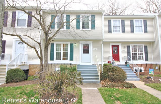 2882 Burgundy Pl - 2882 Burgundy Place, Lake Ridge, VA 22192
